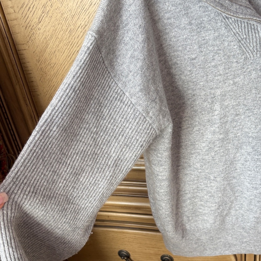 Amicale Cashmere Light Gray Zip-Up Sweater - Picture 4 of 5